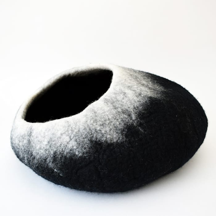 Dharma Dog Karma Cat Ombre Black & White Wool Pet Cave, 2...
