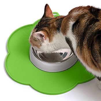 Catit Flower Shape Cat Placemat - Green Silicone Pet Food & Water Mat, 11.8in Diameter