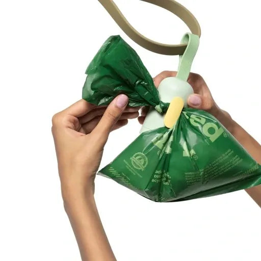 Earth Rated Unscented Leash Dispenser 2.0 with 15 Poop Bags